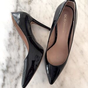 BCBGeneration Heidi Smooth Patent - Small cuff on the pointy toe.